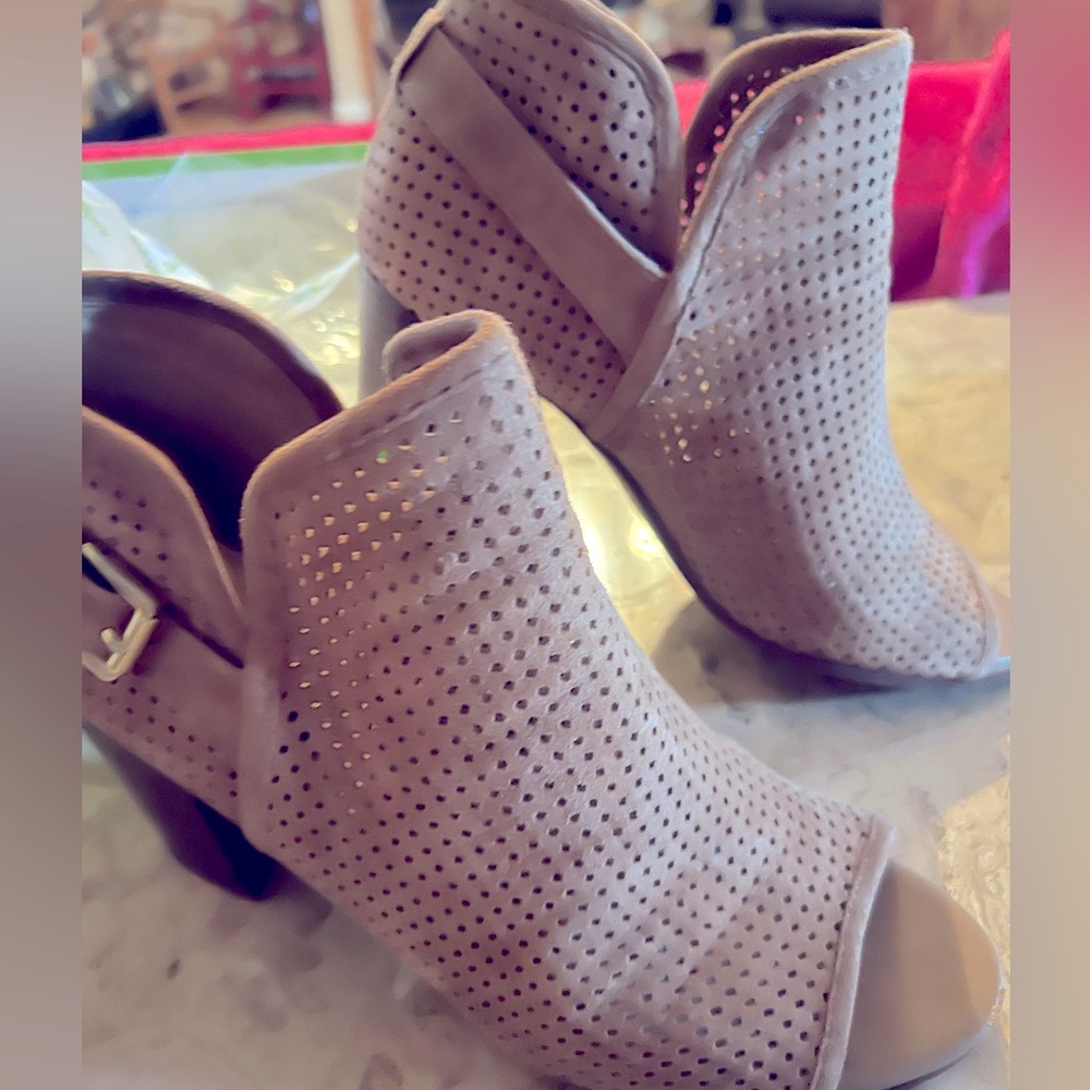 Beige suede 3 in heels